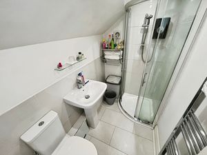 En suite- click for photo gallery